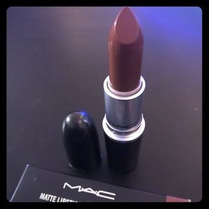 MAC matte lipstick in Derrière